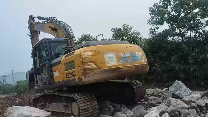 Buy XCMG XE200 Used Excavator / 1