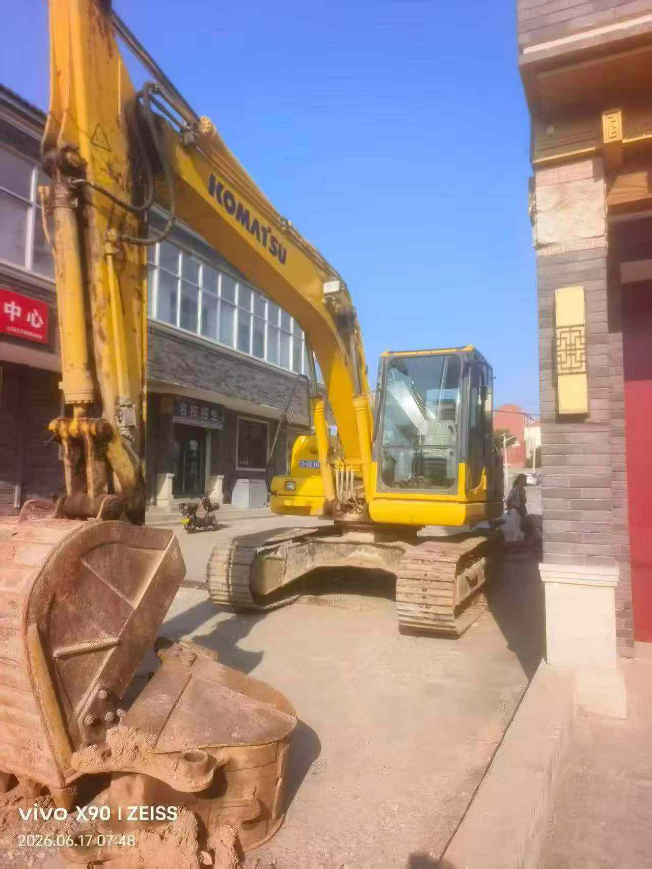 Buy Komatsu PC130 Used Excavator / 4