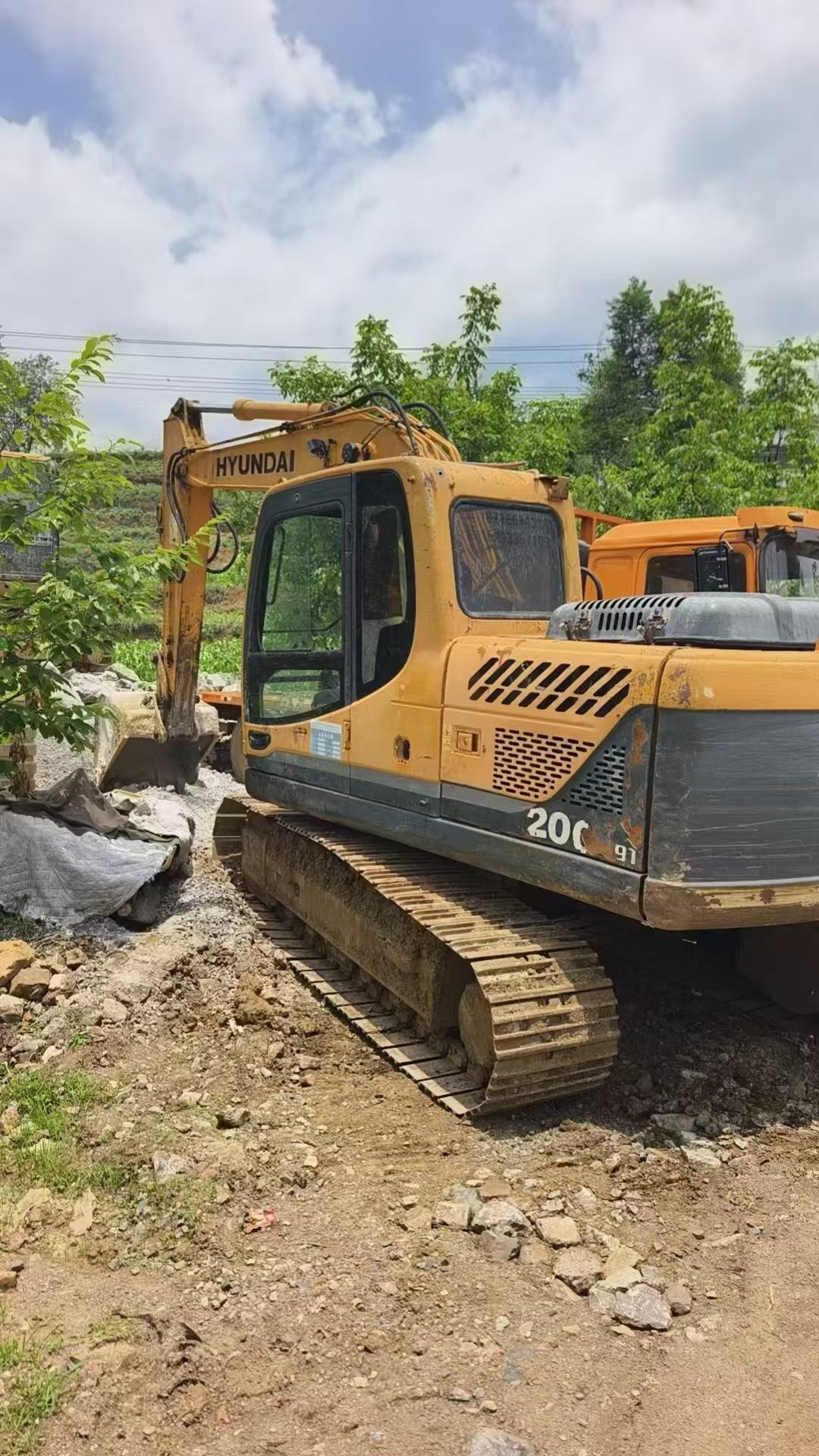 Buy Hyundai R150-7 Used Excavator / 2 Buy Hyundai R150-7 Used Excavator / 2