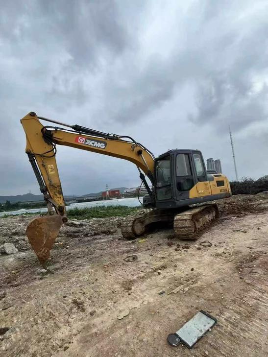 Buy XCMG XE135B Used Excavator / 1