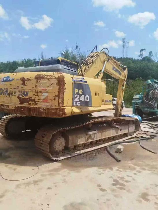 Buy Komatsu PC240-6 Used Excavator / 1