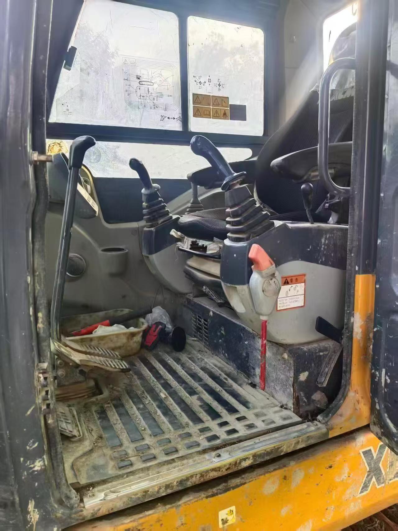 Buy XCMG XE60 Used Excavator / 6