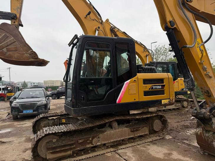 Buy Sany SY135 Used Excavator / 1