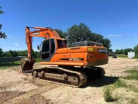 Buy Doosan DX260LC Used Excavator / 4 Buy Doosan DX260LC Used Excavator / 4