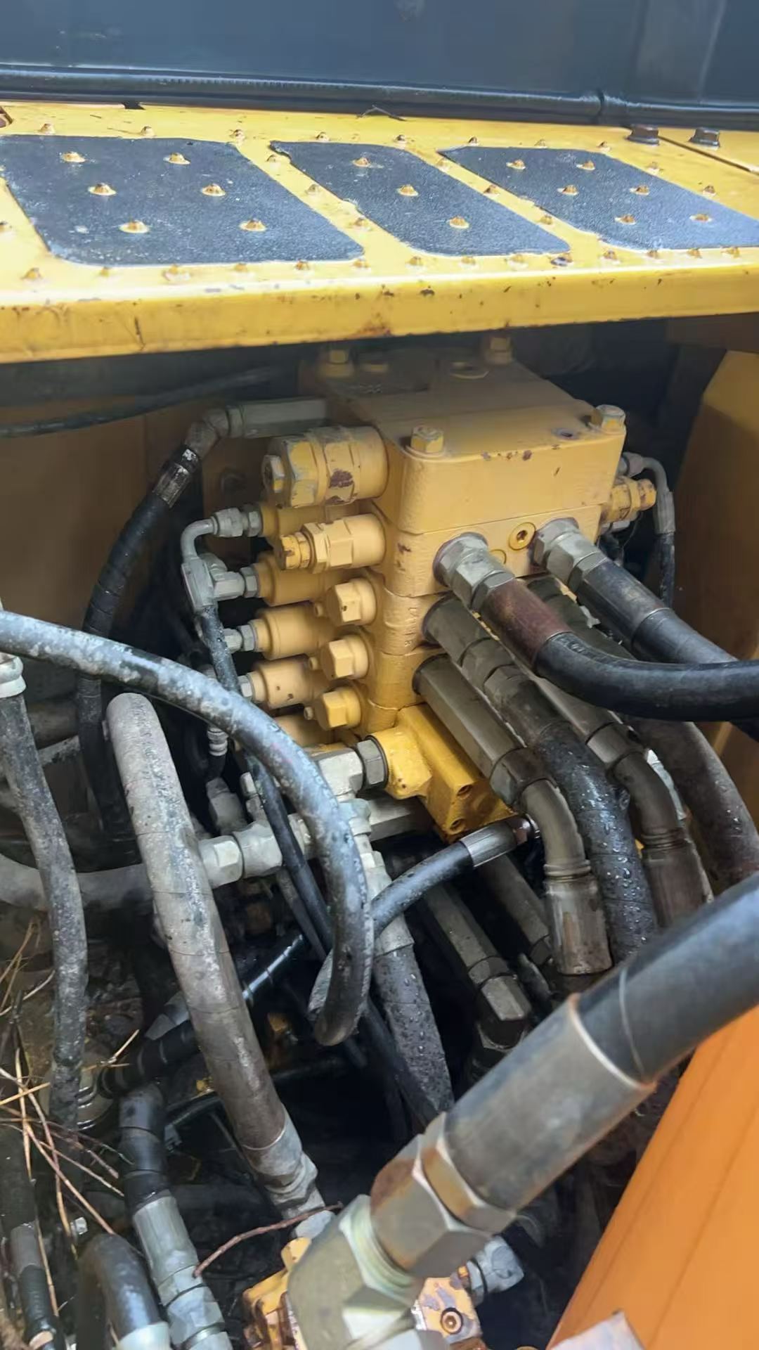 Buy Komatsu PC110-7 Used Excavator / 3
