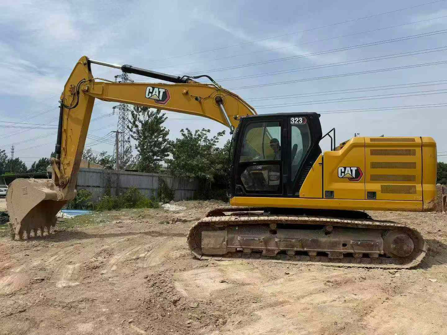 Buy Caterpillar 323 Used Excavator / 3