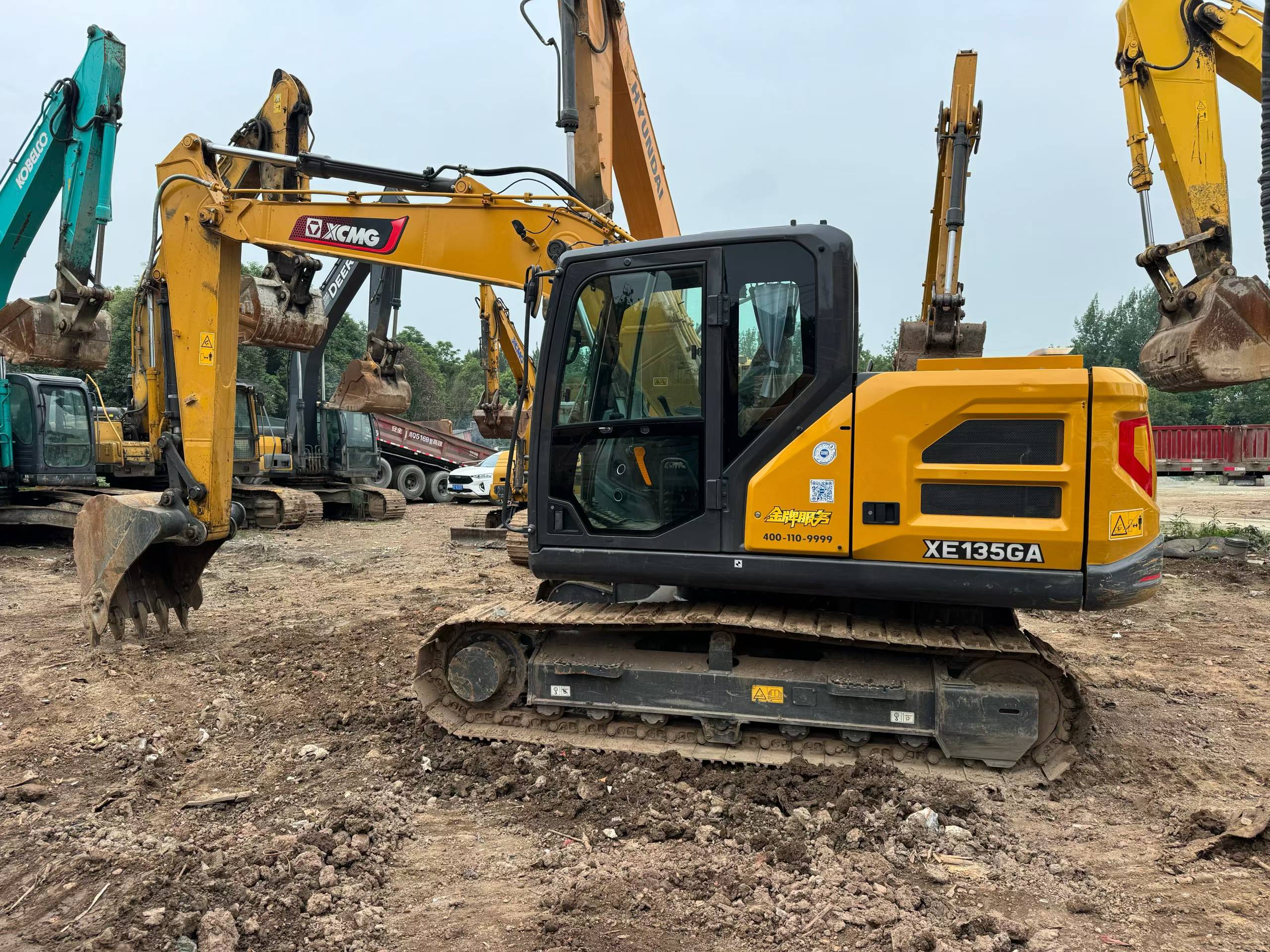 Buy XCMG XE135B Used Excavator / 2