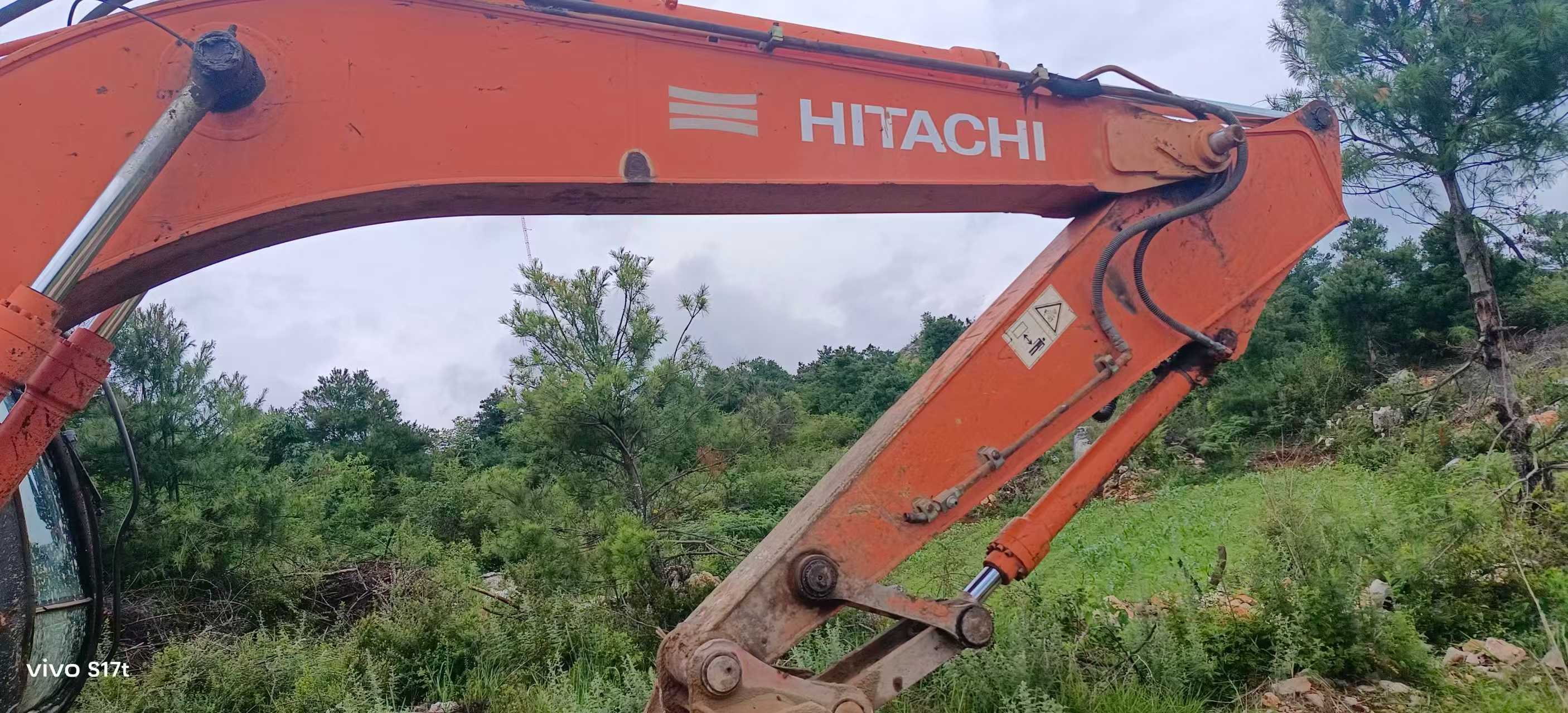 Buy Hitachi EX200 Used Excavator / 3