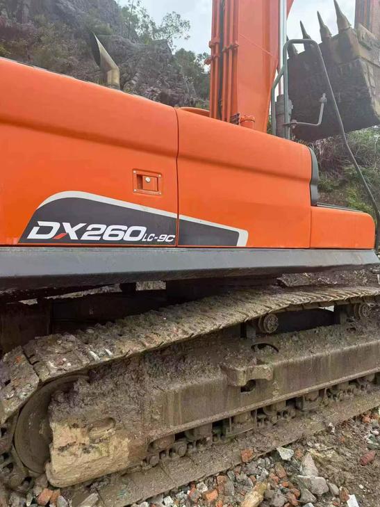 Buy Doosan DX260LC Used Excavator / 1