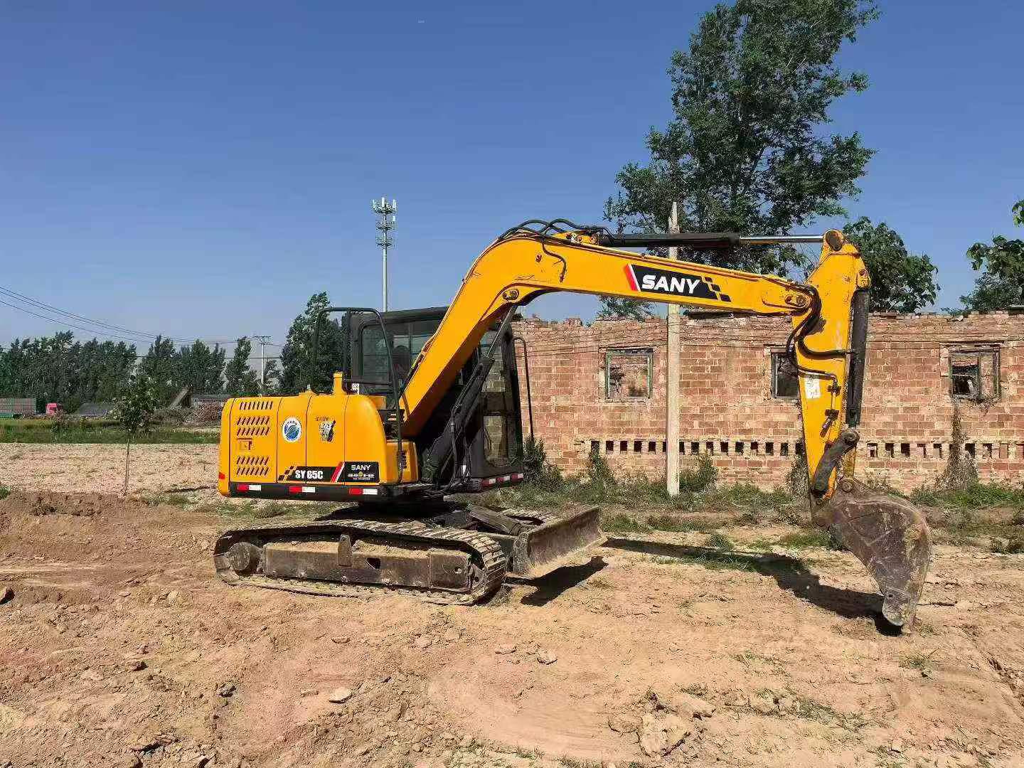 Buy Sany SY65C Used Excavator / 2