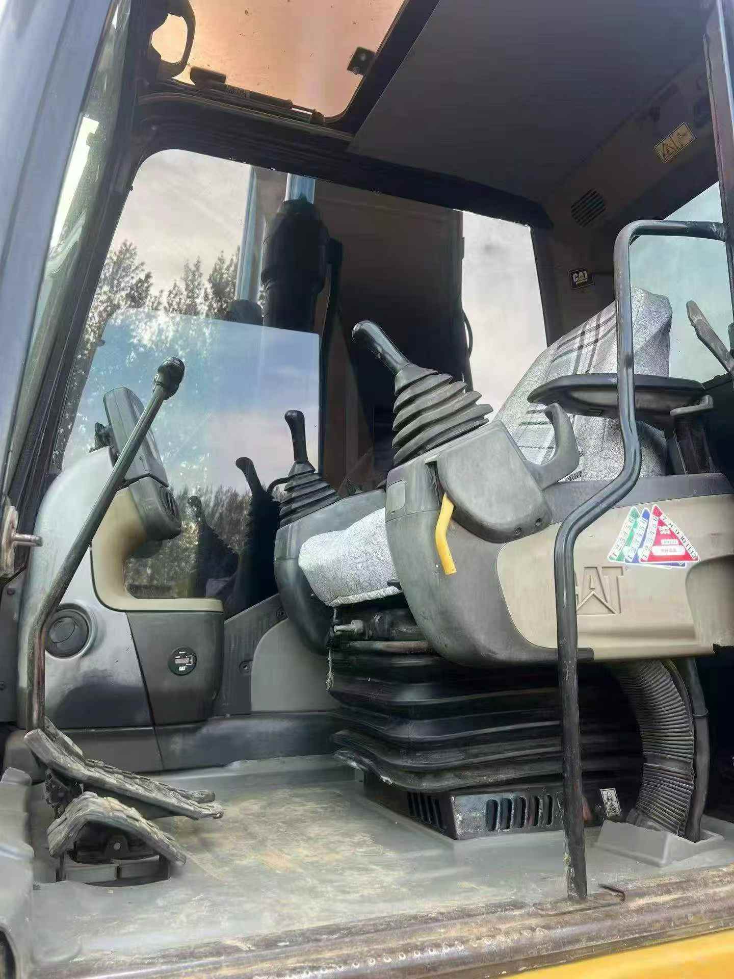 Buy Caterpillar 320D Used Excavator / 9