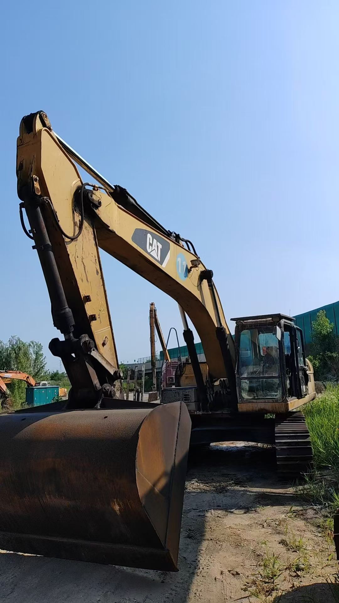 Buy Caterpillar 329D Used Excavator / 8