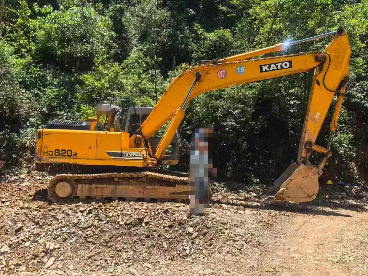 Buy Kato HD820R Used Excavator / 3