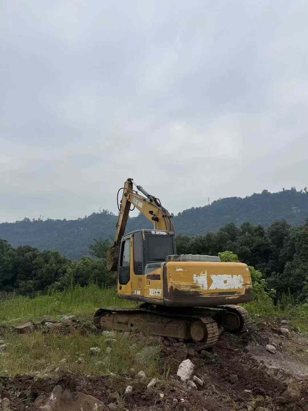 Buy XCMG XE135B Used Excavator / 9