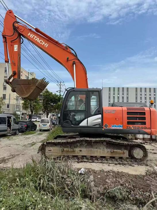 Buy Hitachi ZX240LC Used Excavator / 1