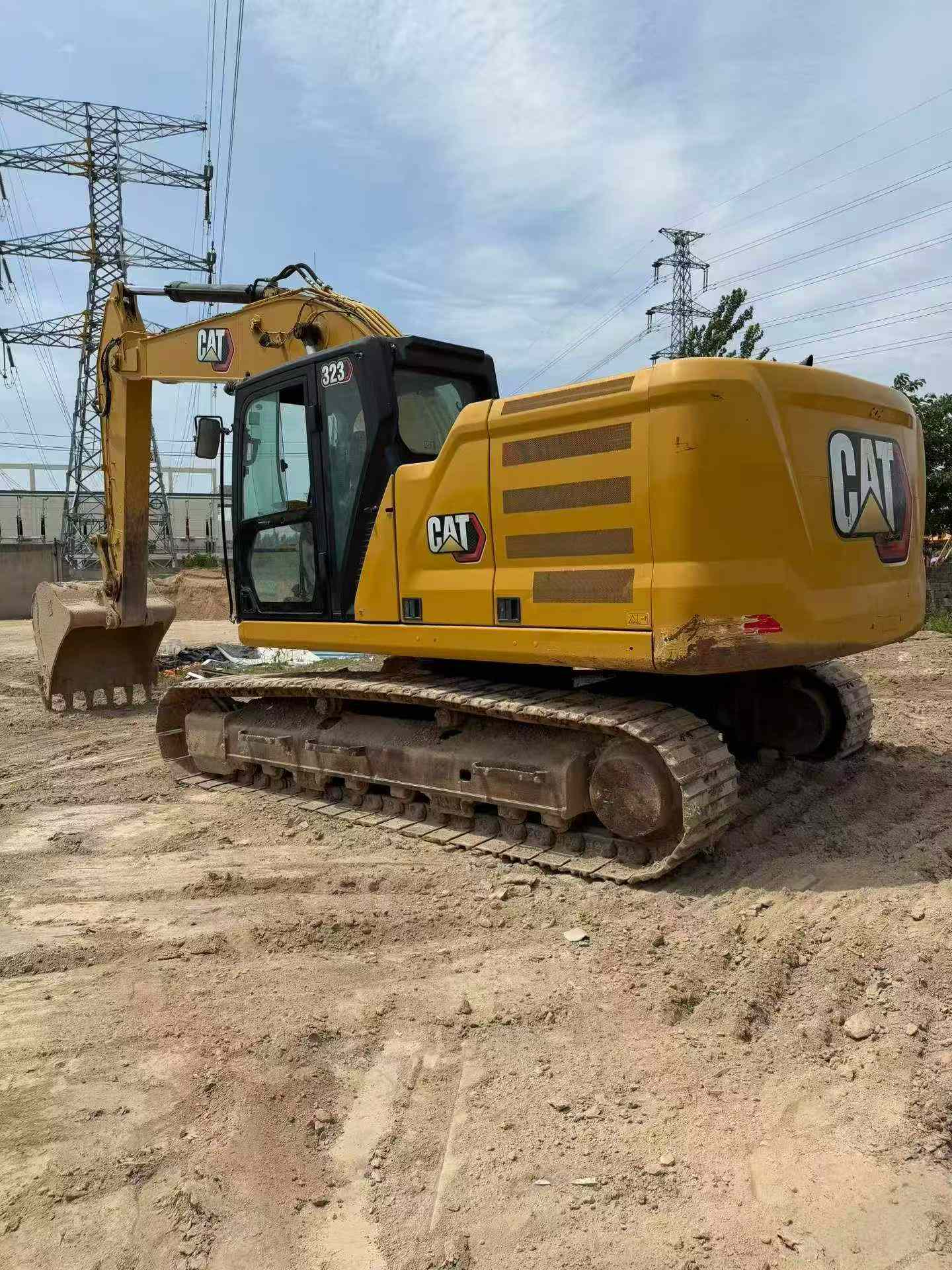 Buy Caterpillar 323 Used Excavator / 2