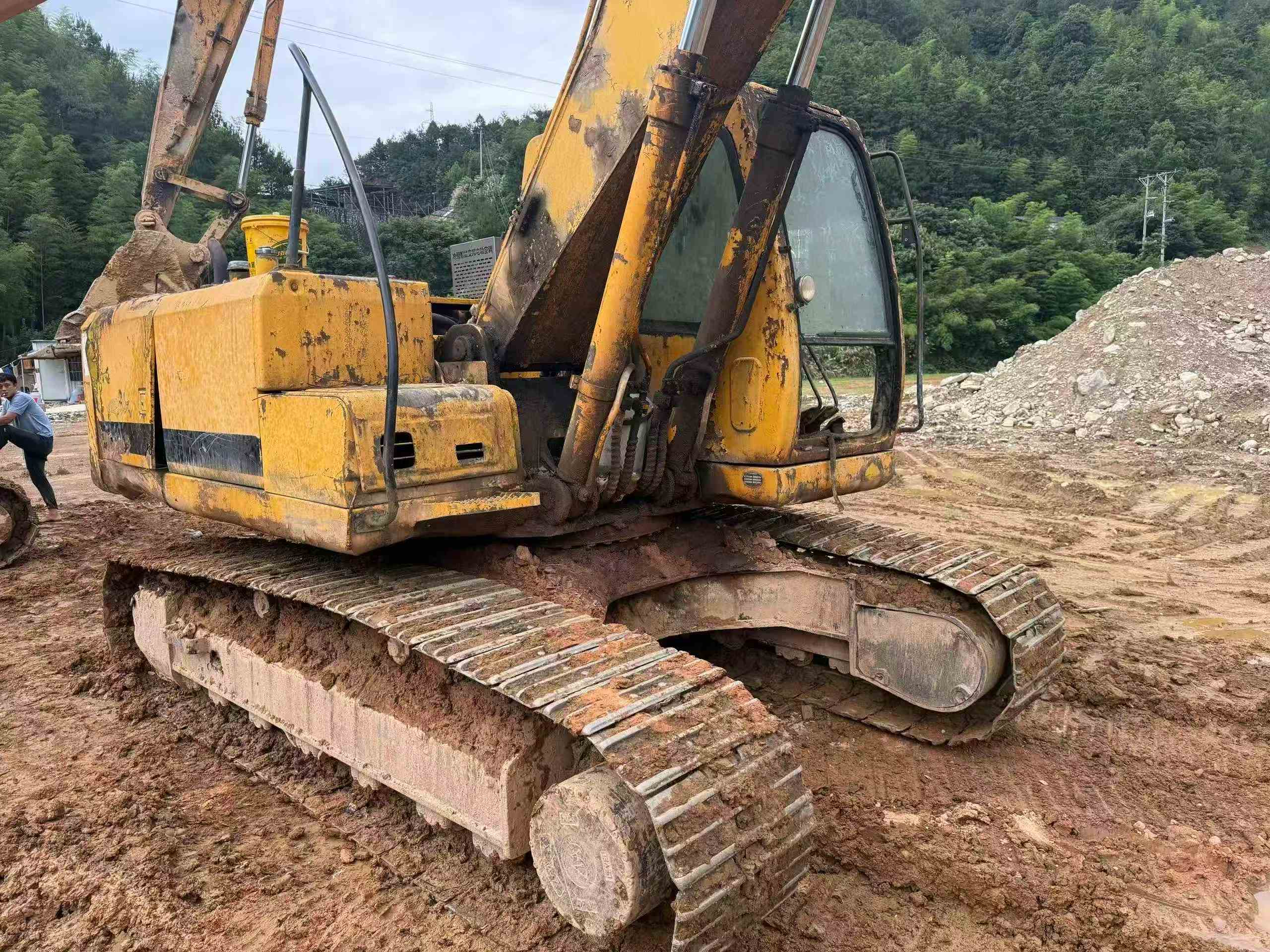 Buy Hyundai R215-7 Used Excavator / 3