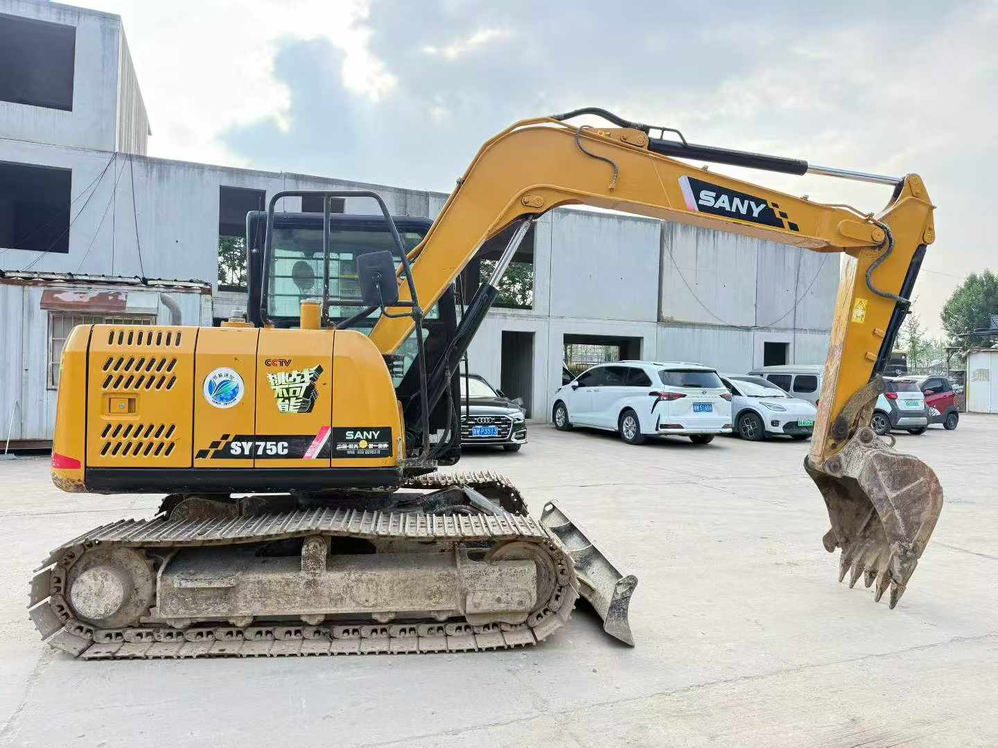 Buy Sany SY75 Used Excavator / 2