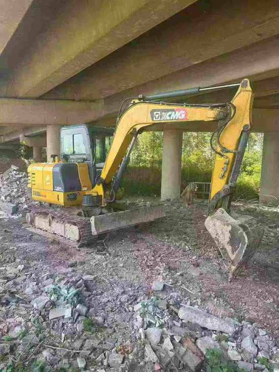 Buy XCMG XE60 Used Excavator / 1