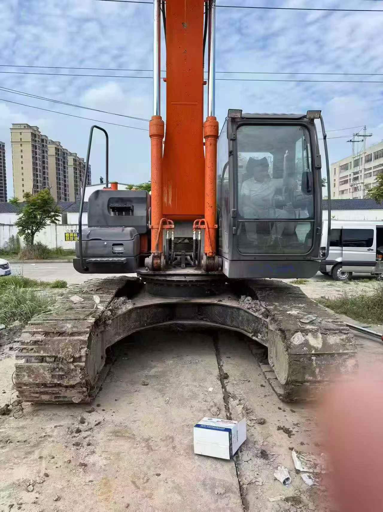Buy Hitachi ZX240LC Used Excavator / 3