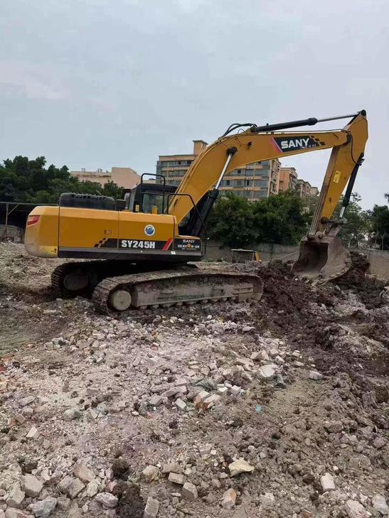 Buy Sany SY245H Used Excavator / 1