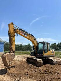 Buy XCMG XE150D Used Excavator / 4 Buy XCMG XE150D Used Excavator / 4