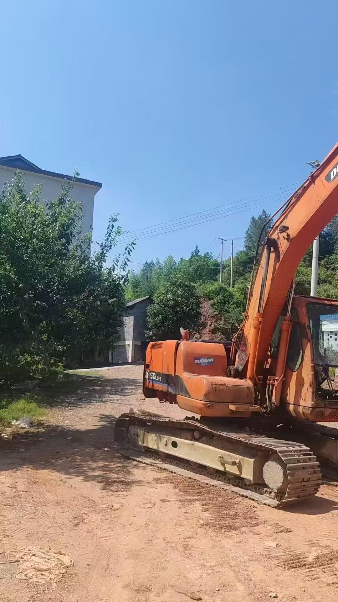 Buy Doosan DH150-7 Used Excavator / 4
