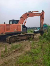 Buy Hitachi EX200-3 Used Excavator / 2 Buy Hitachi EX200-3 Used Excavator / 2