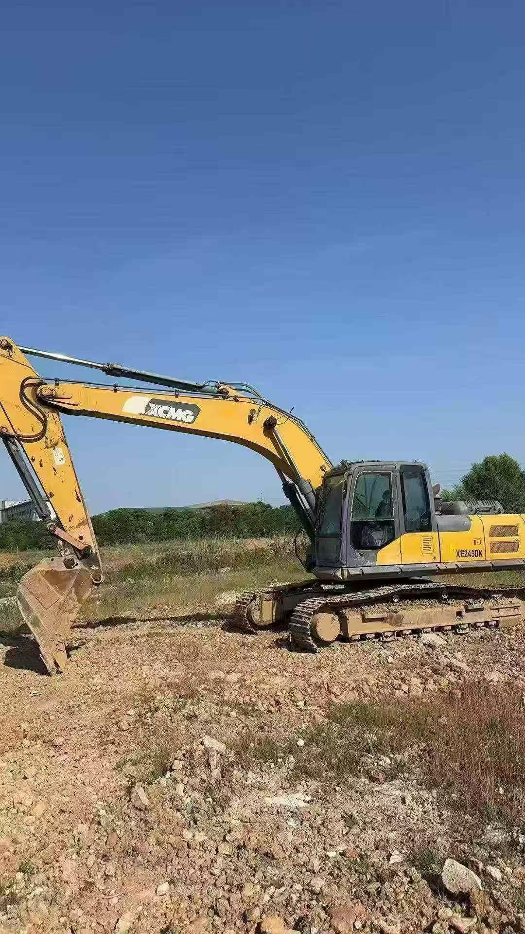 Buy XCMG XE245D Used Excavator / 2