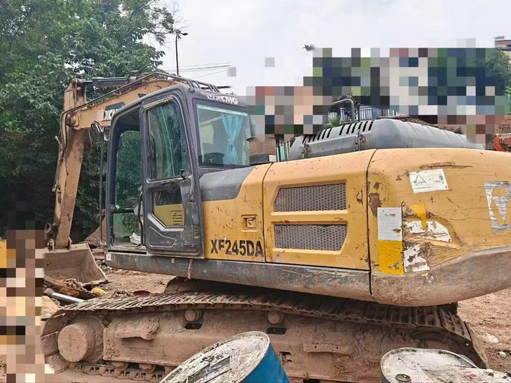 Buy XCMG XE215DA Used Excavator / 1