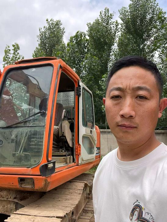 Buy Doosan DH150 Used Excavator / 1