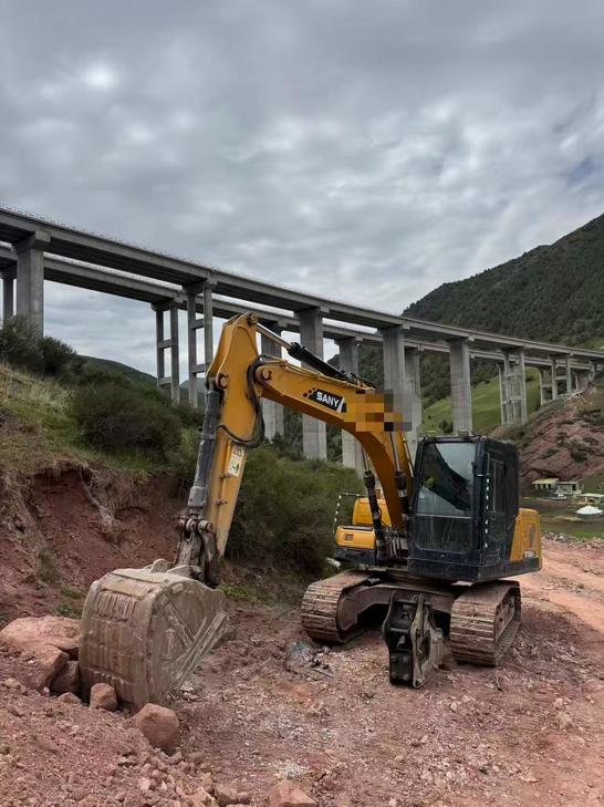 Buy Sany SY125C Used Excavator / 1