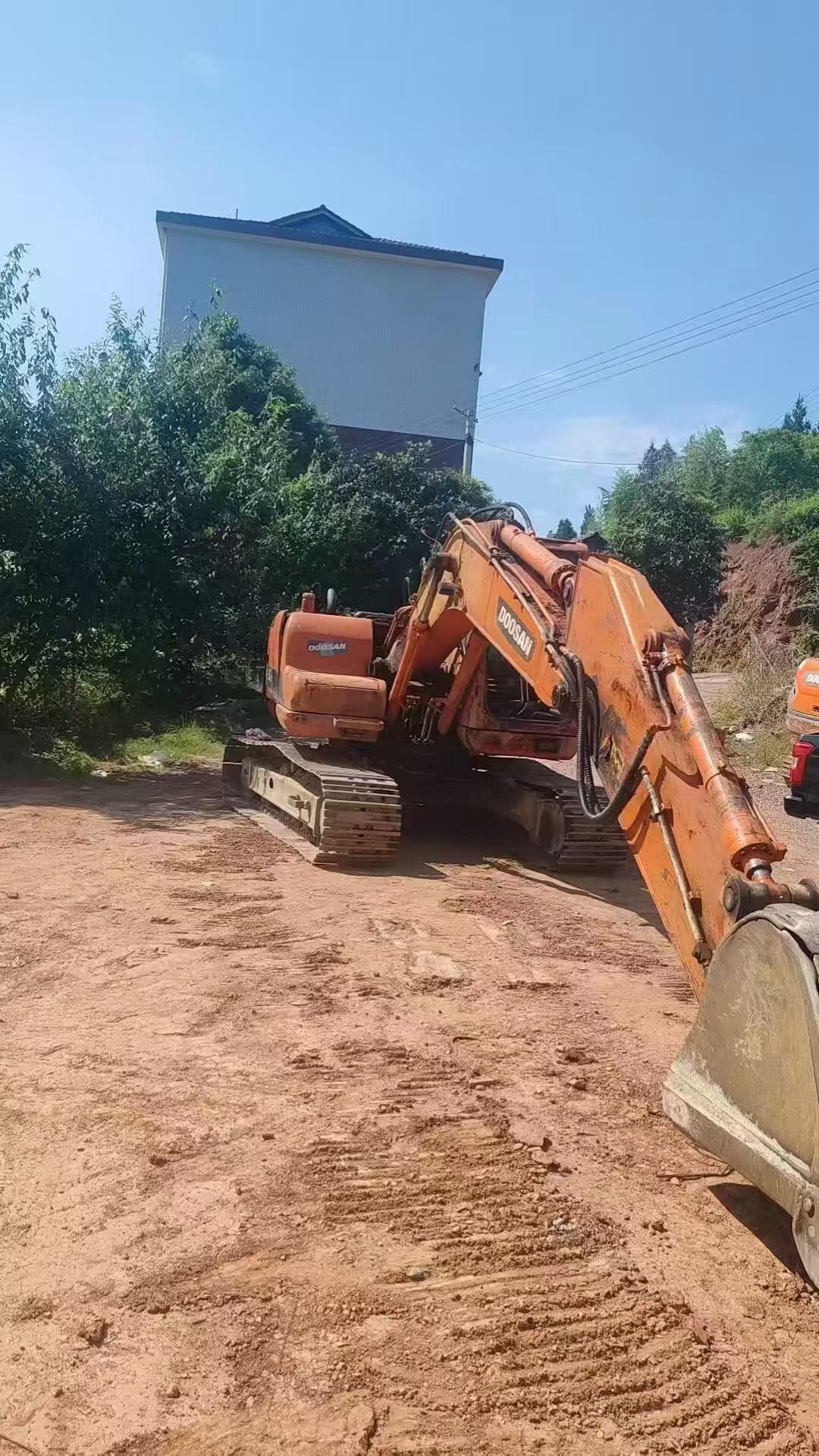 Buy Doosan DH150-7 Used Excavator / 2
