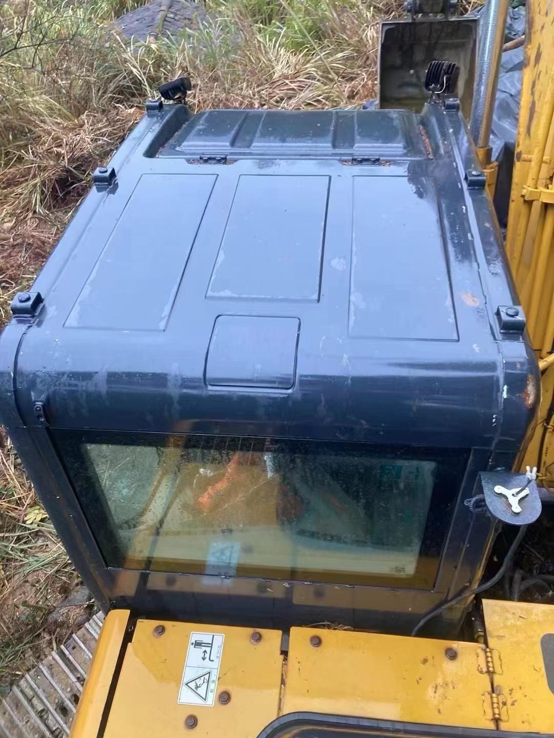 Buy Kato HD512-6 Used Excavator / 1