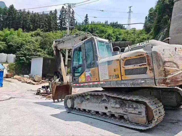Buy XCMG XE215 Used Excavator / 1