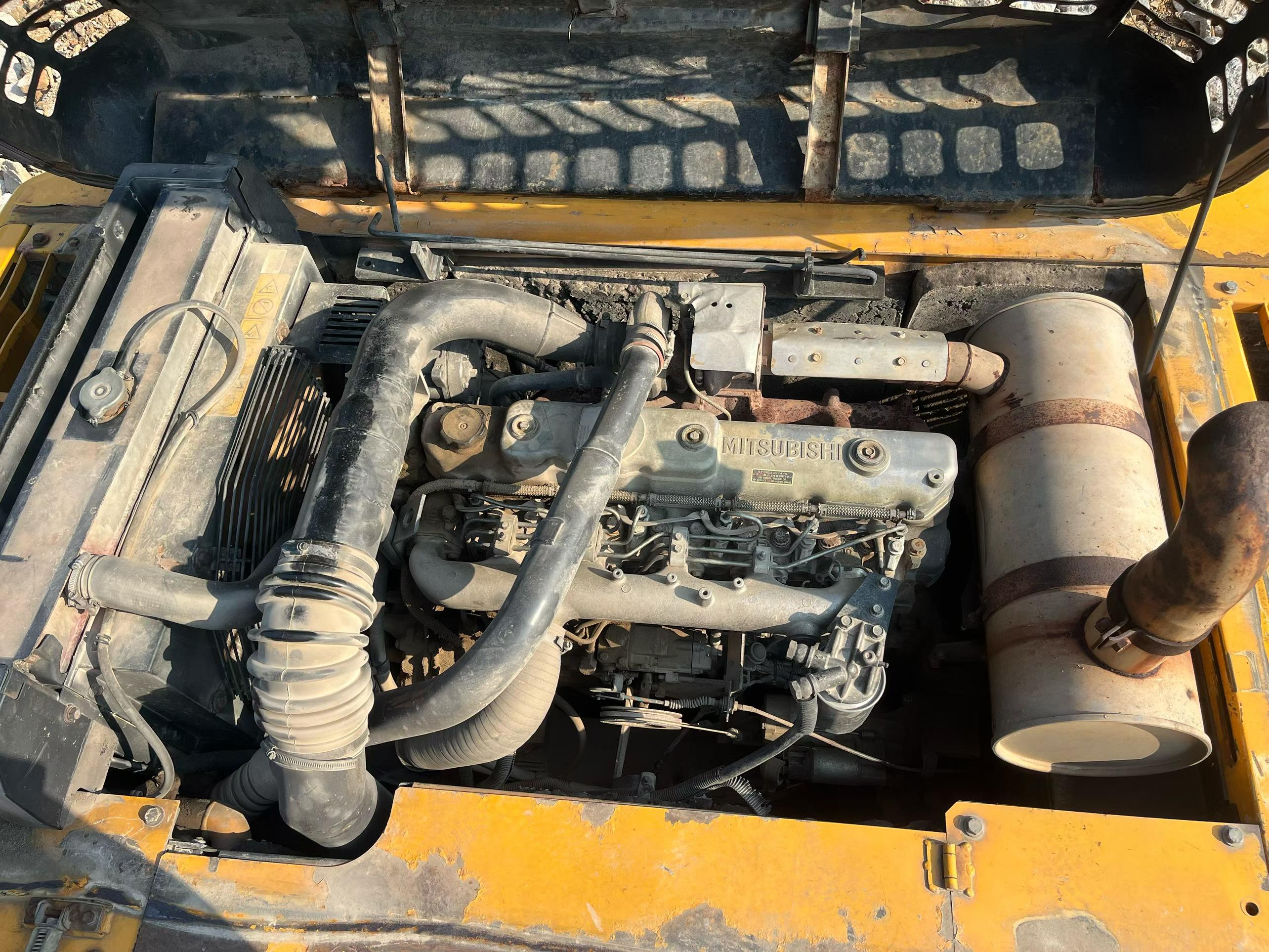 Buy Kato HD820R Used Excavator / 5