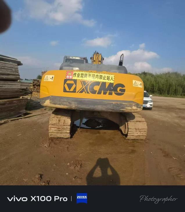 Buy XCMG XE215 Used Excavator / 1