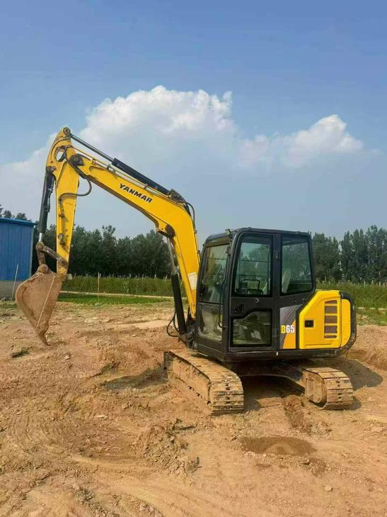 Buy Yanmar B65 Used Excavator / 1