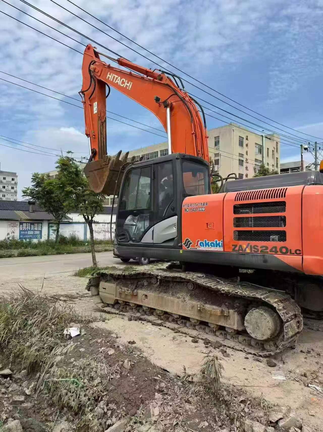 Buy Hitachi ZX240LC Used Excavator / 5