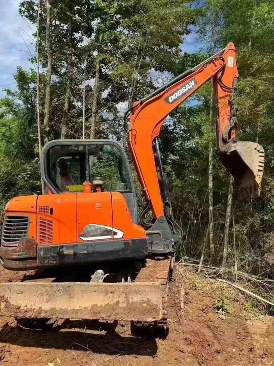 Buy Doosan DX55-9C Used Excavator / 1