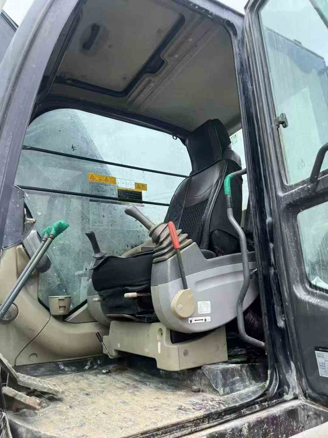 Buy Hitachi EX200 Used Excavator / 7