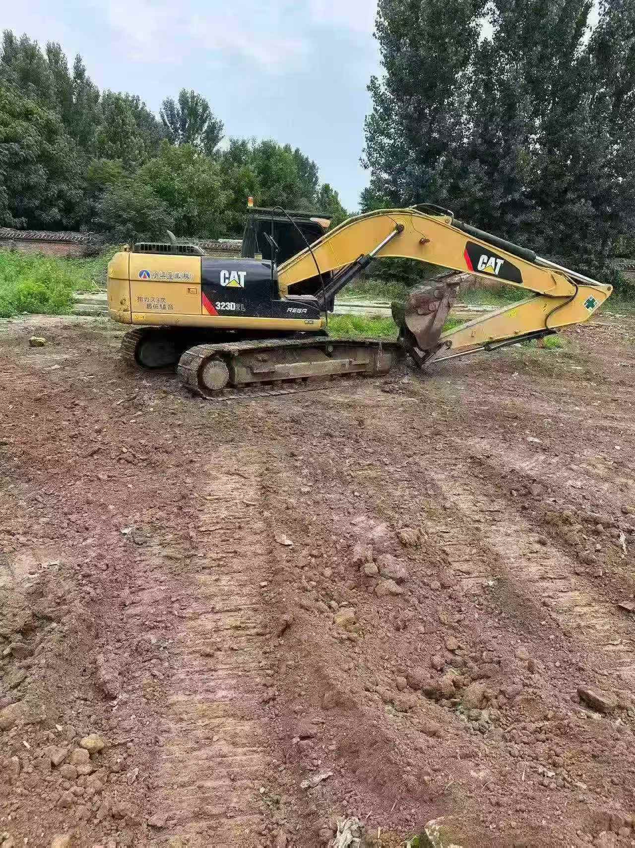 Buy Caterpillar 323D2L Used Excavator / 4