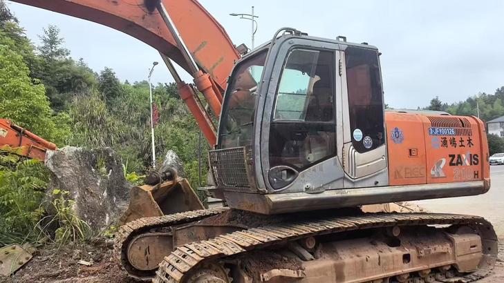 Buy Hitachi EX210-5 Used Excavator / 1