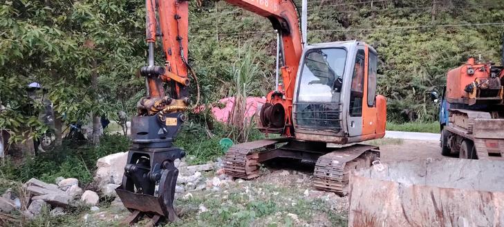 Buy Hitachi ZX70-6 Used Excavator / 1