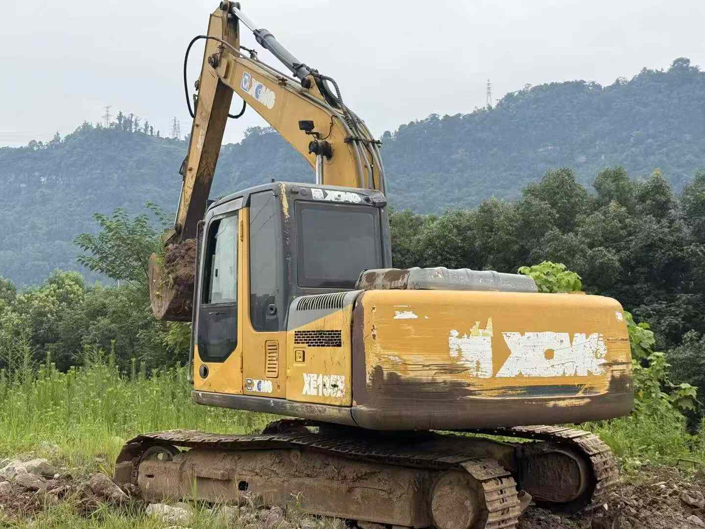Buy XCMG XE135B Used Excavator / 6