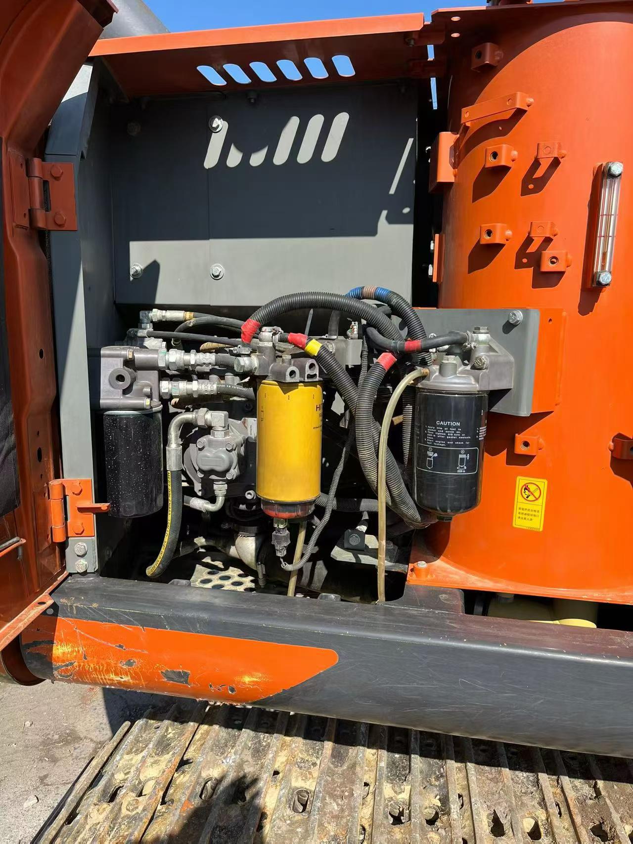 Buy Hitachi EX130H-5 Used Excavator / 7