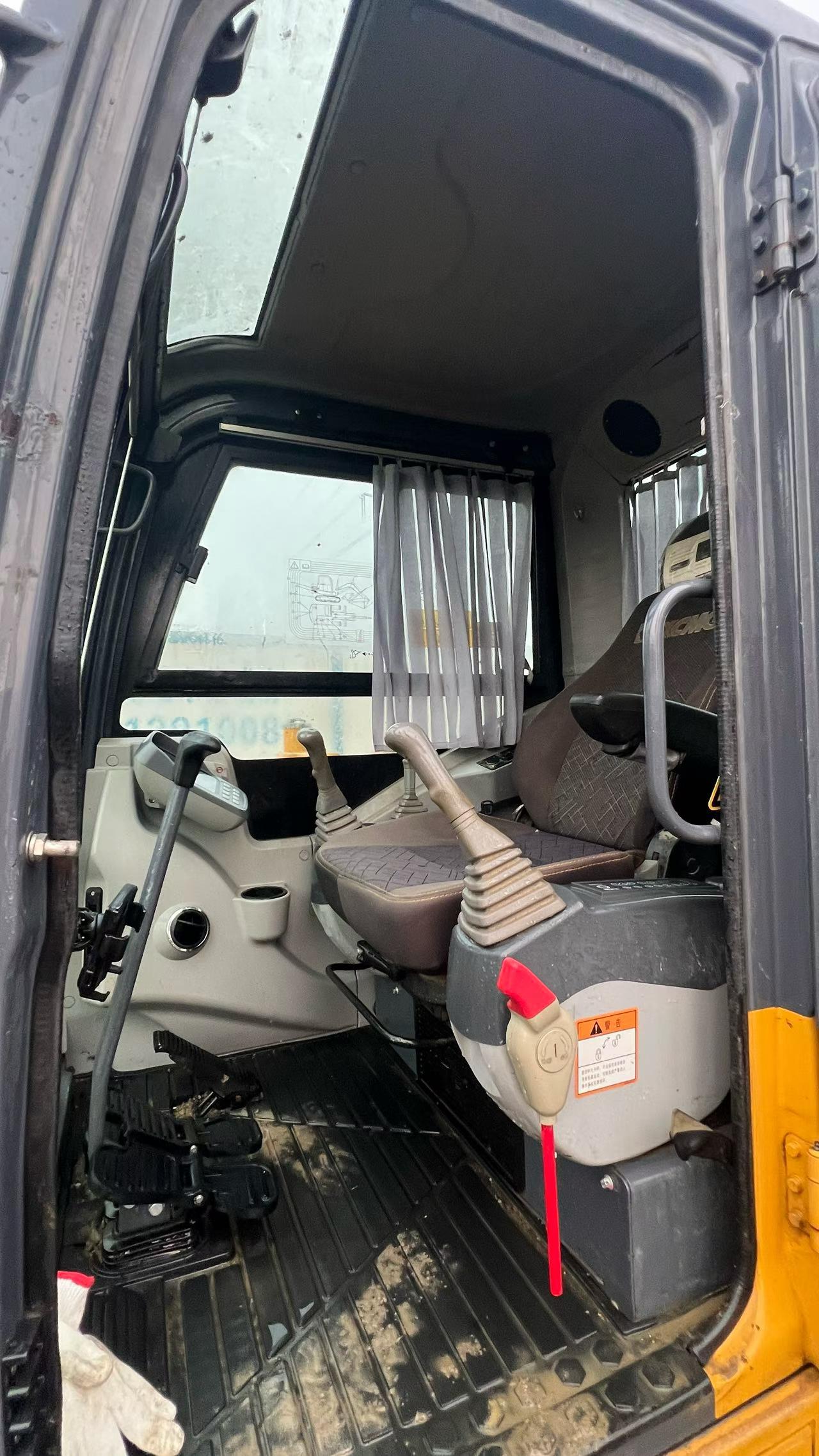 Buy XCMG XE60DA Used Excavator / 3