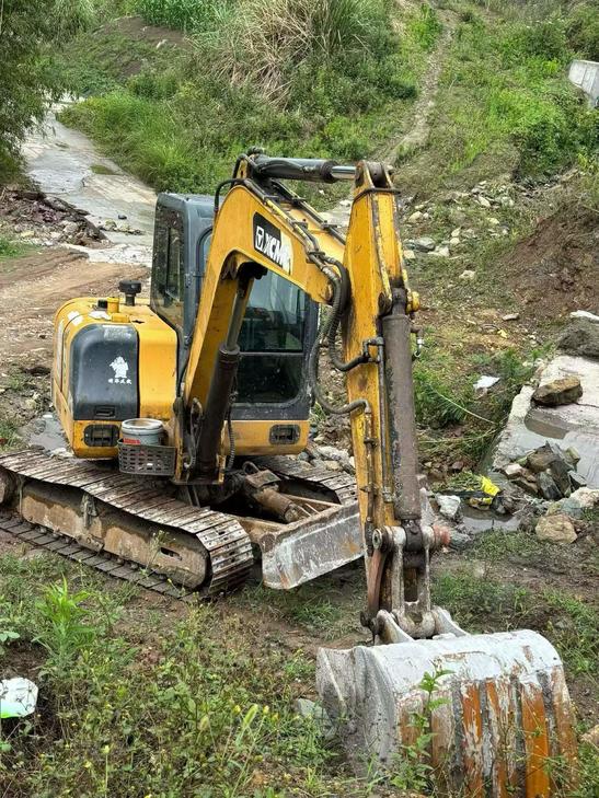 Buy XCMG XE60 Used Excavator / 1