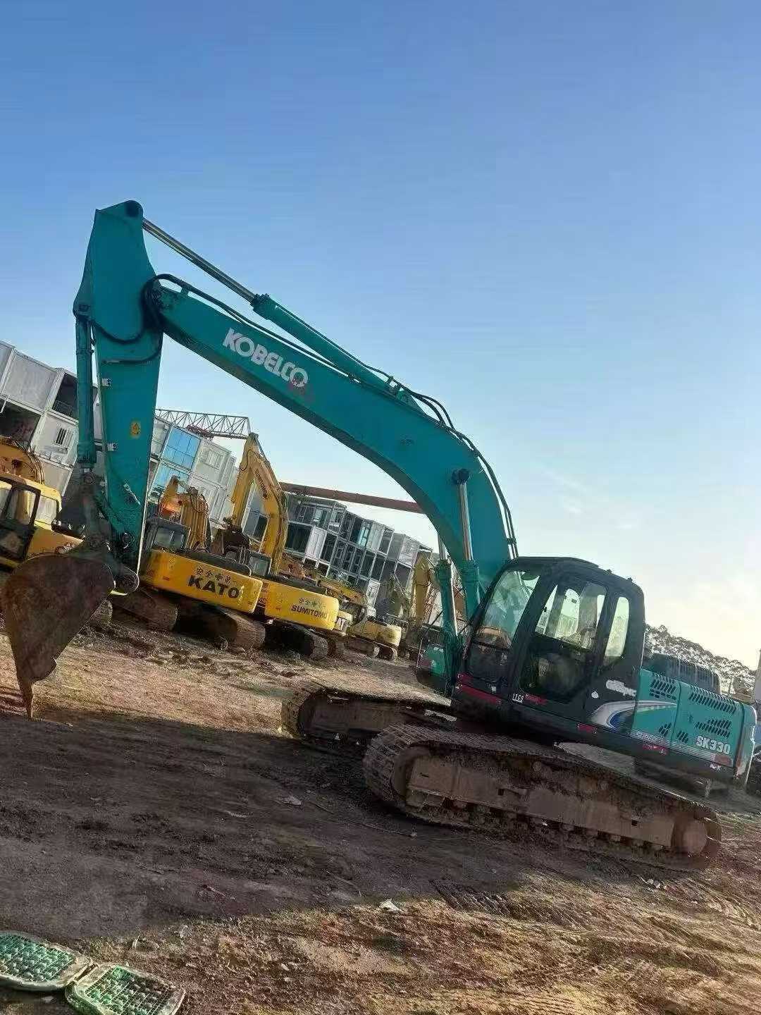Buy Kobelco SK260 Used Excavator / 7
