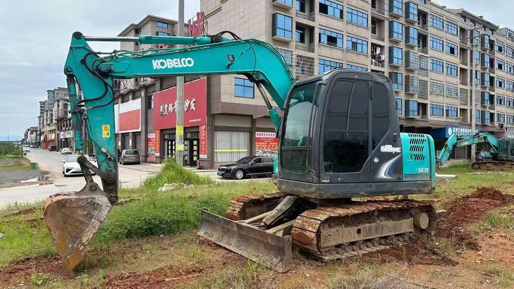 Buy Kobelco SK75 Used Excavator / 1